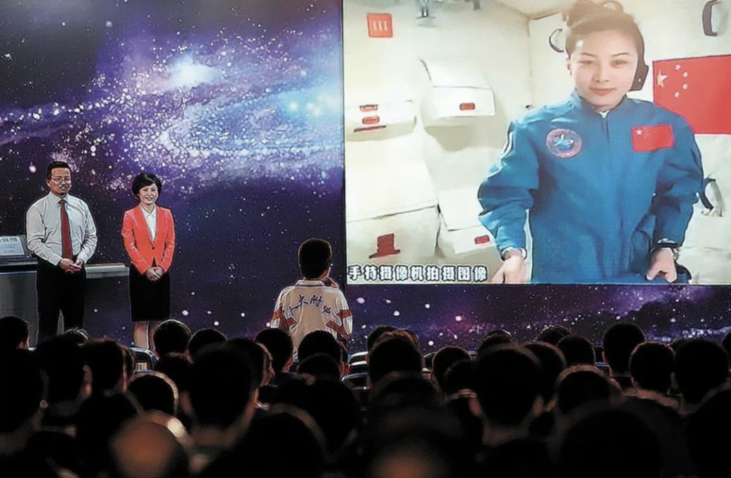 中国首次太空授课11周年！山东姑娘王亚平在太空播种梦想