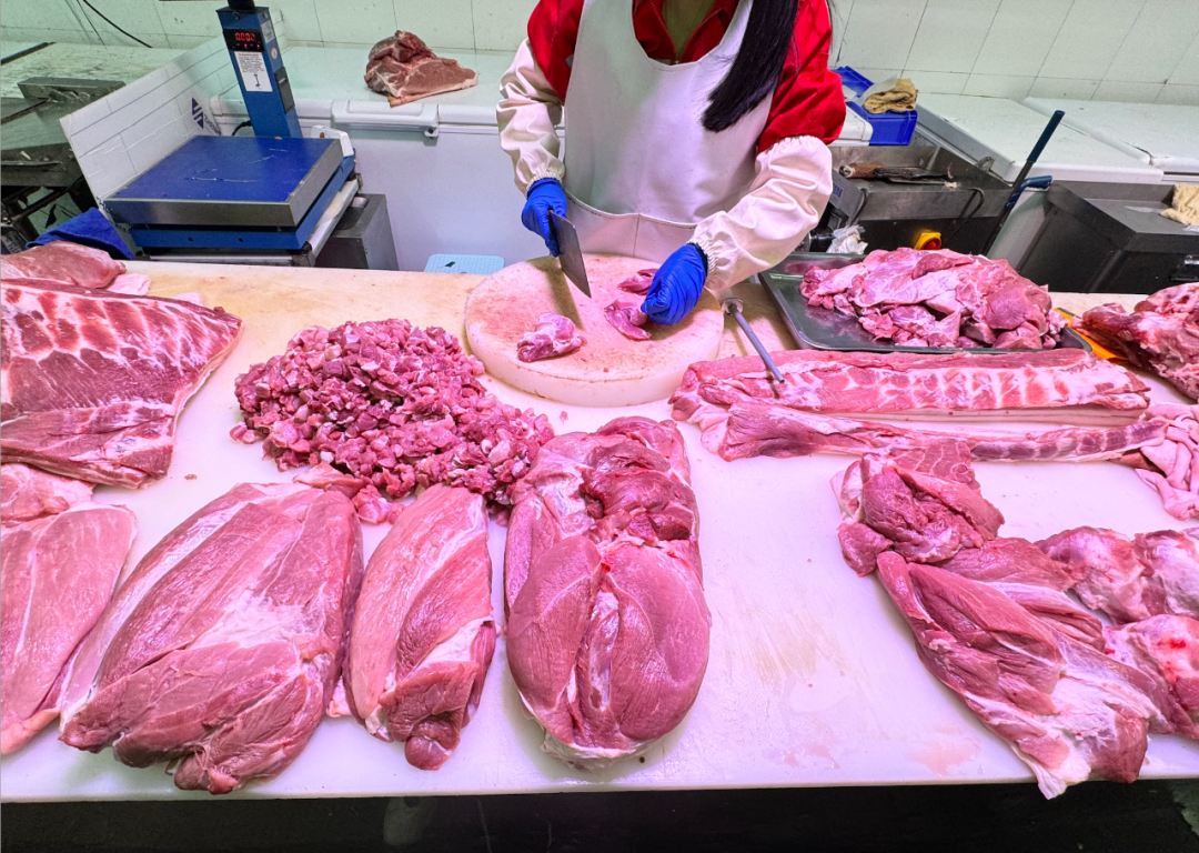 降！降！猪价坐“滑梯”！养殖户还能盈利吗？猪价反弹有望吗？