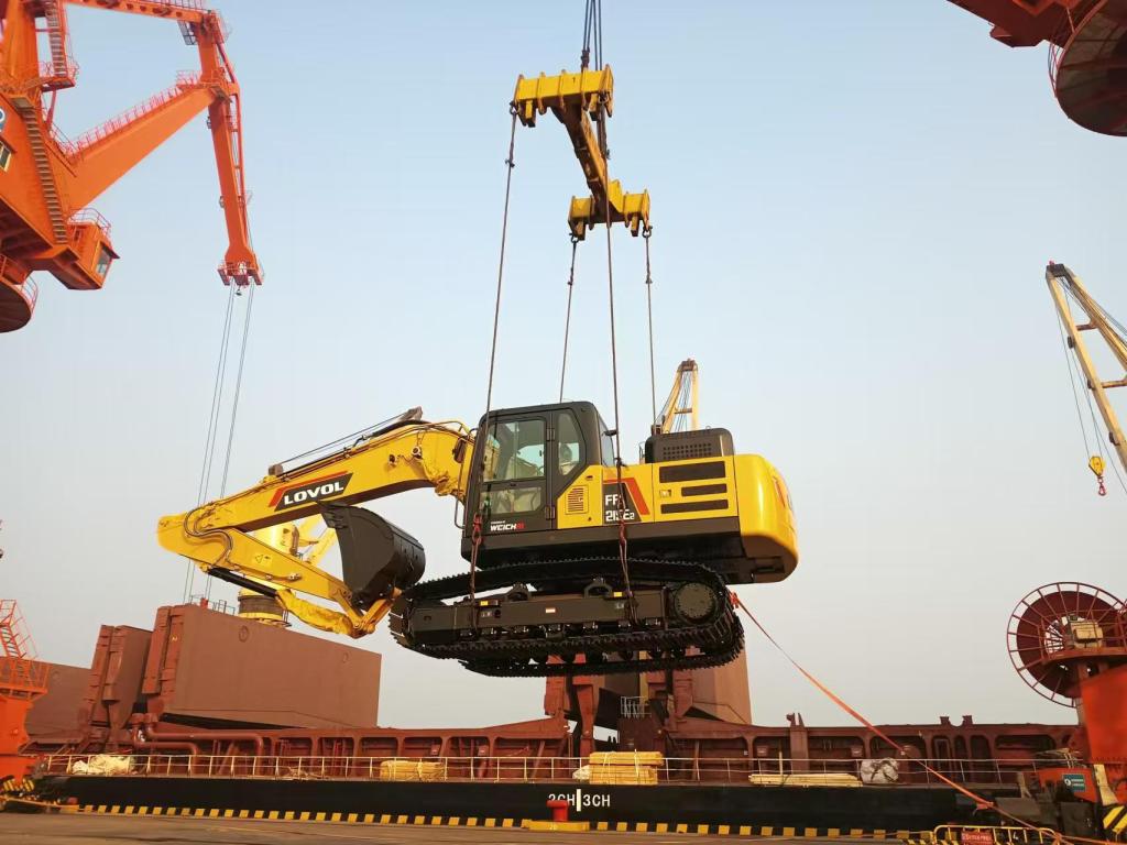 前11个月青岛港对非出口机械设备吞吐量同比激增168%