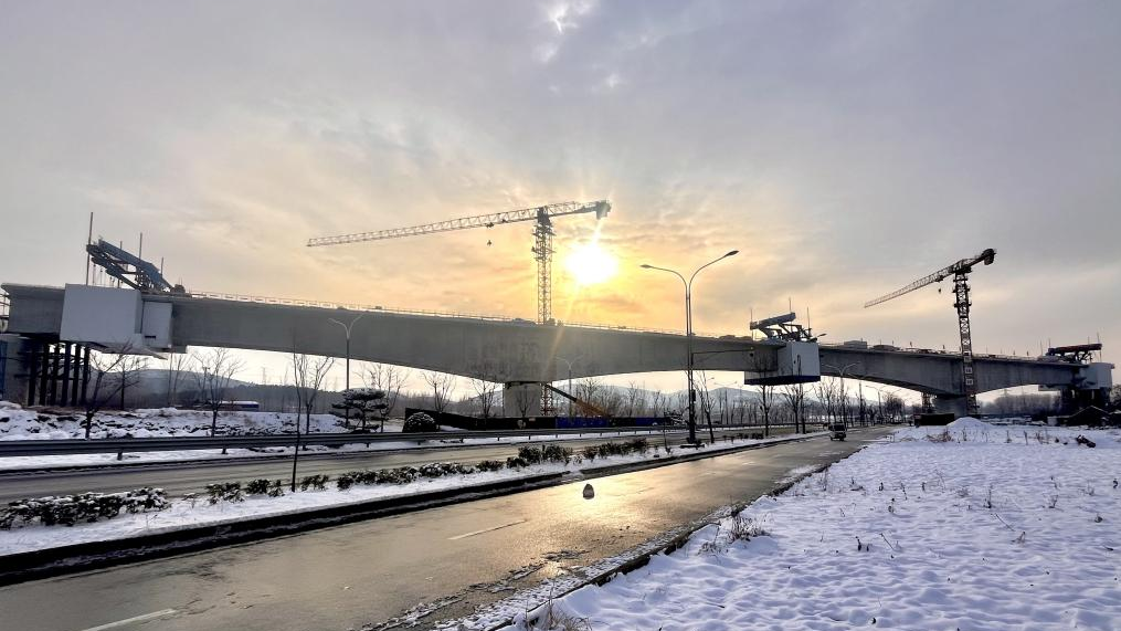 济枣铁路新进展！跨世纪大道连续梁合龙