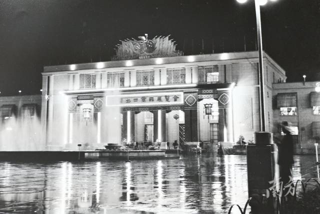 首届广交会的夜景。梁永淞 摄