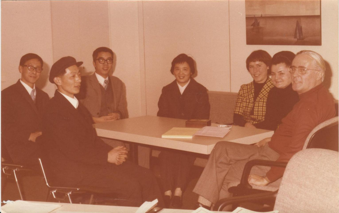 1976年12月圣诞前夕到德国Max-Planck学会Stuttgart固体所