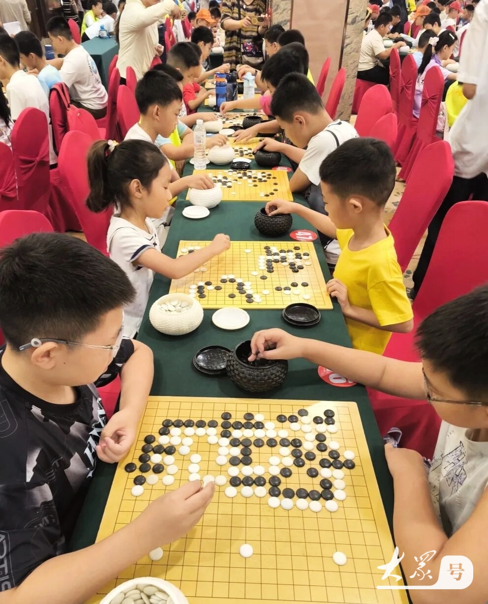 刘玮 | 一盘棋，一座城，潍坊市围棋棋王赛三十五年的薪火与新生