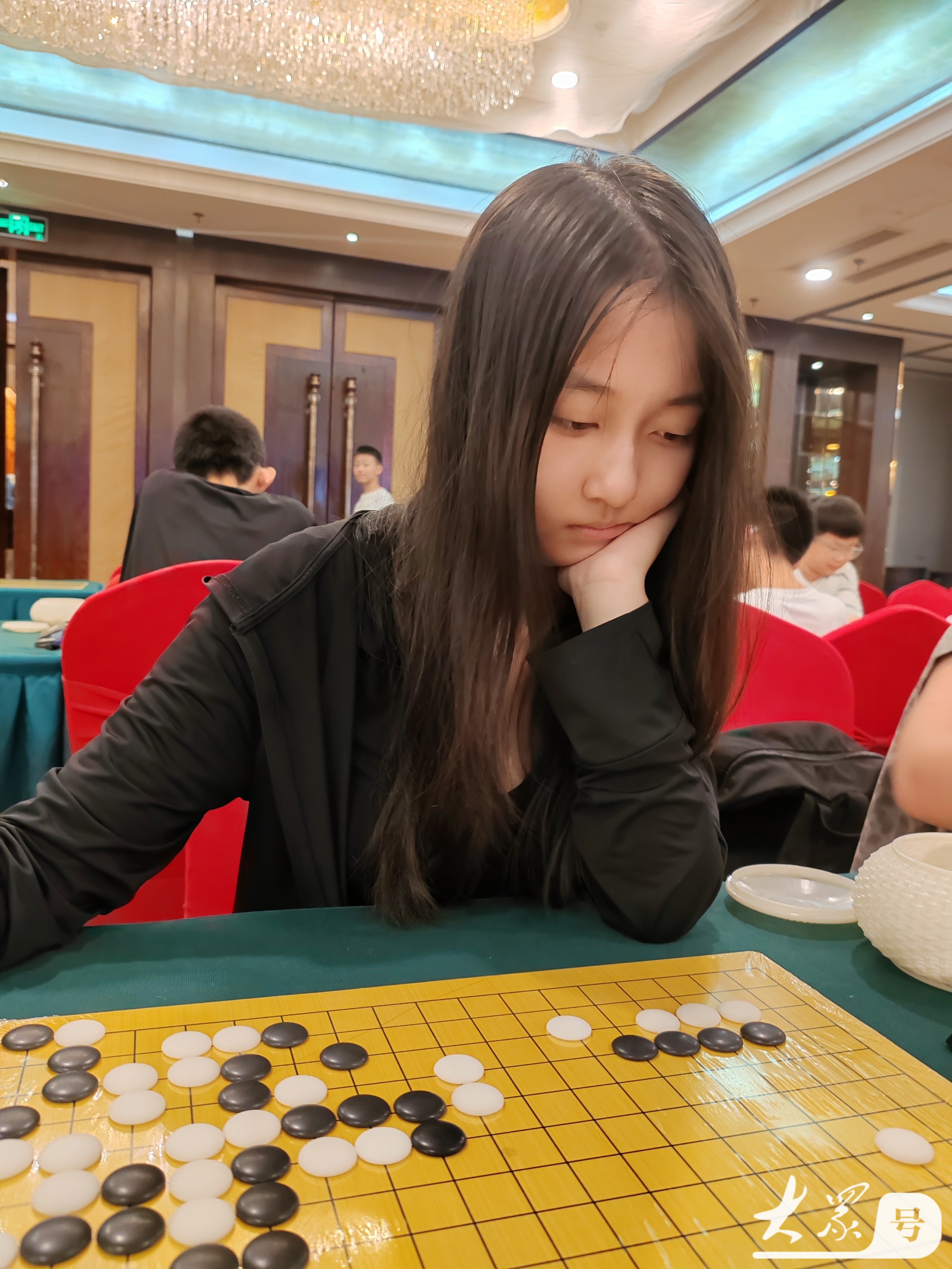 刘玮 | 一盘棋，一座城，潍坊市围棋棋王赛三十五年的薪火与新生
