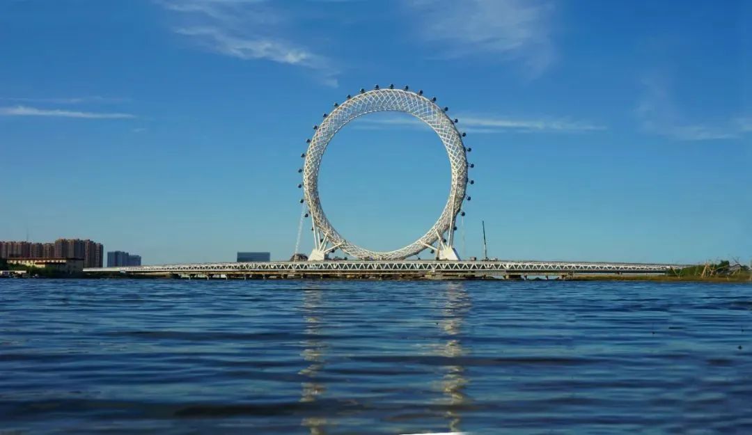 900