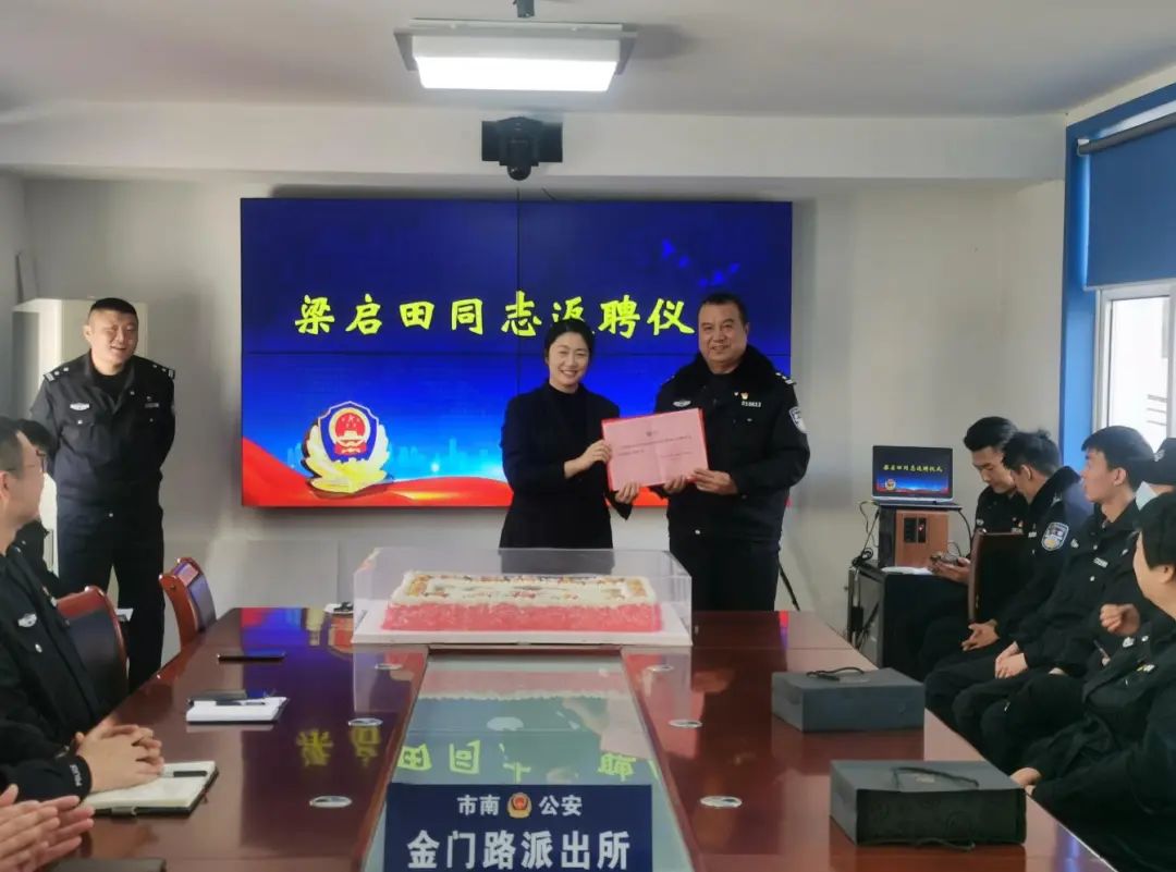 从事基层调解工作近二十年的李淑萍,熟悉群众法律需求和情感诉求,基层